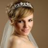 Свадебные прически на длинные, короткие и средние волосы — фото укладок Прически на свадьбу для невесты с фатой и челкой
